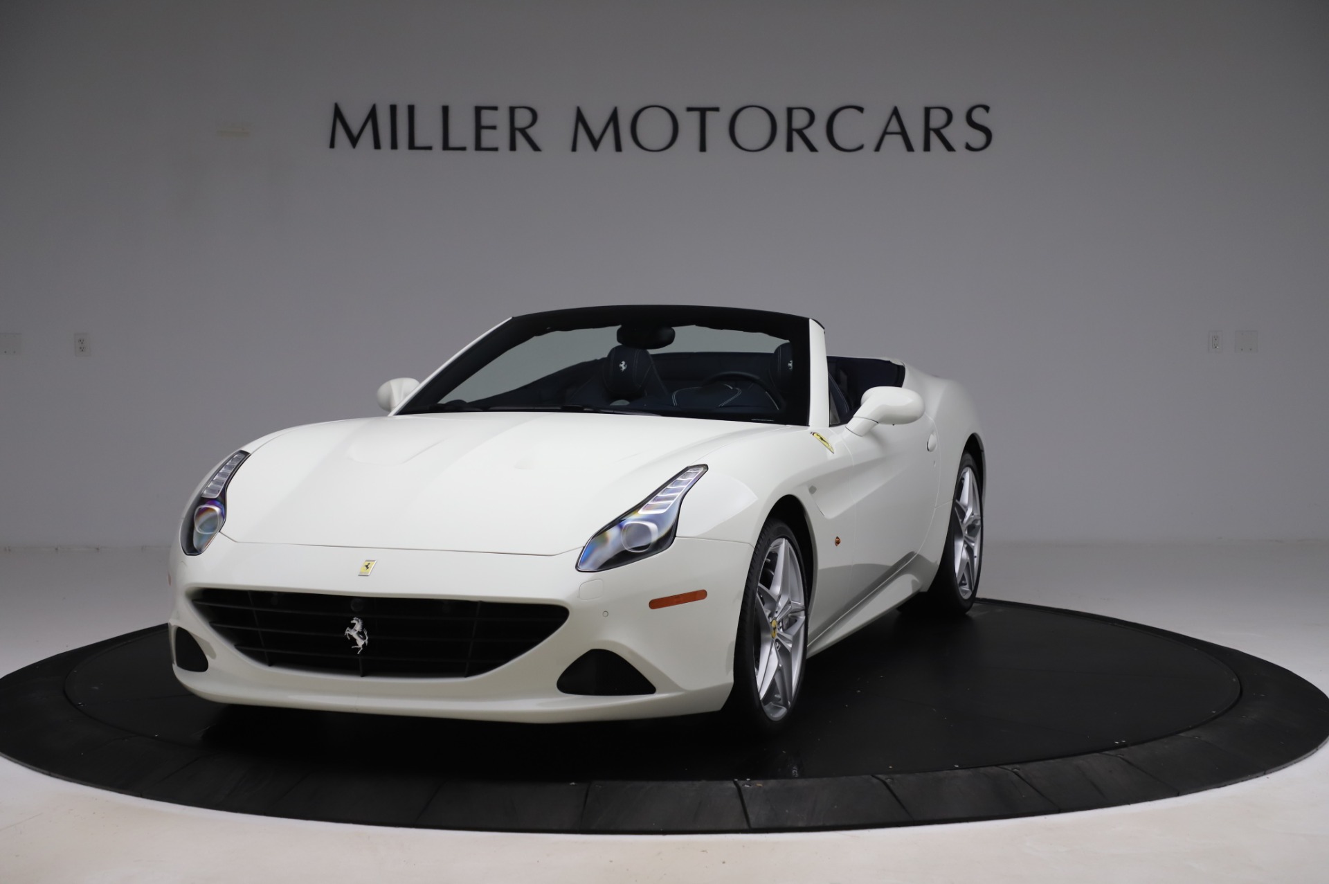 Used 2016 Ferrari California T for sale Sold at Bentley Greenwich in Greenwich CT 06830 1