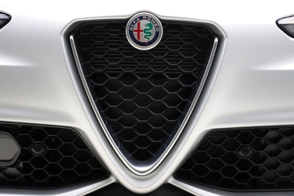 New 2020 Alfa Romeo Giulia Sport Q4 for sale Sold at Bentley Greenwich in Greenwich CT 06830 27