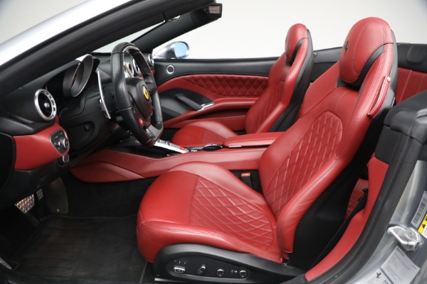 Used 2017 Ferrari California T for sale $144,900 at Bentley Greenwich in Greenwich CT 06830 20