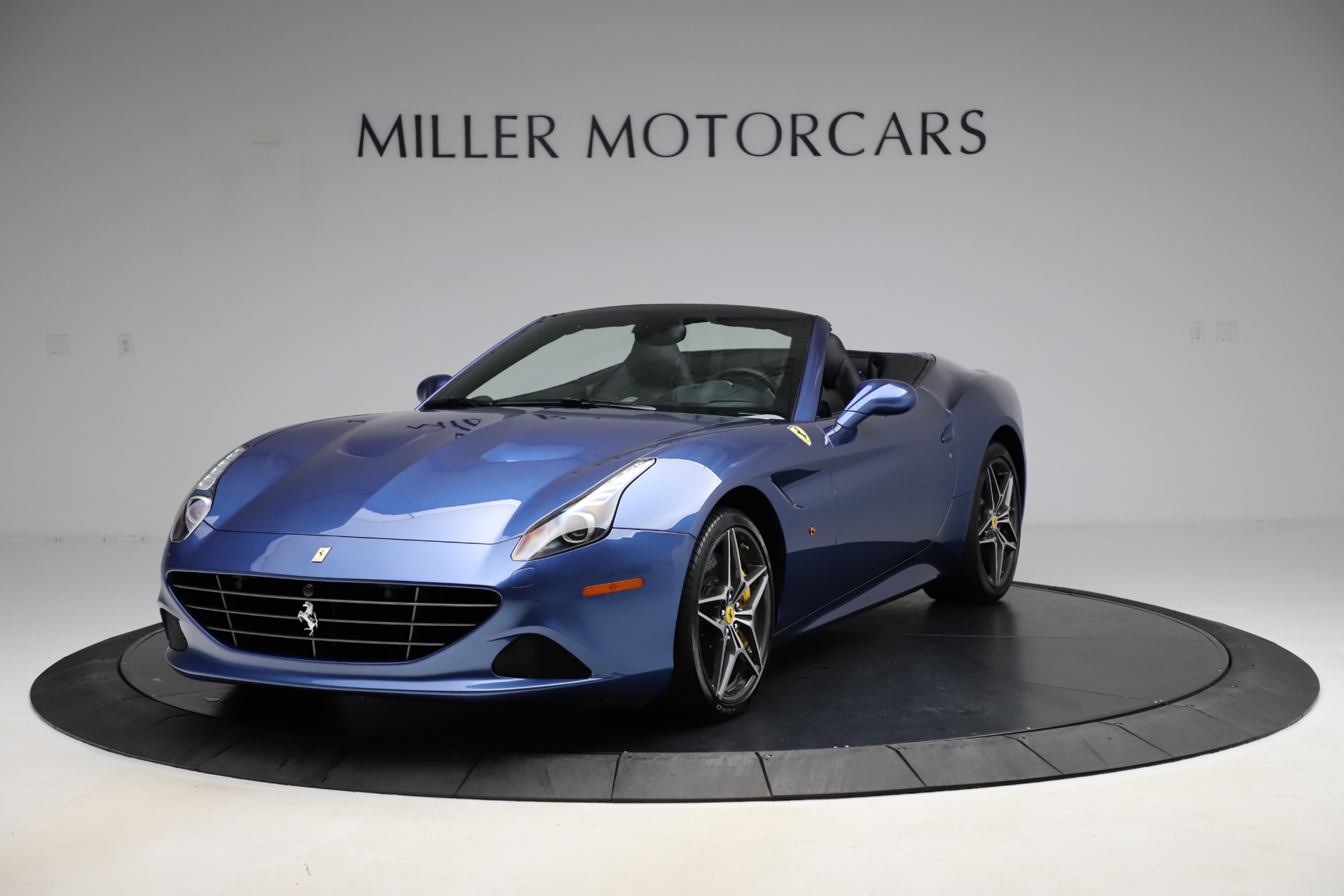 Used 2018 Ferrari California T for sale Sold at Bentley Greenwich in Greenwich CT 06830 1