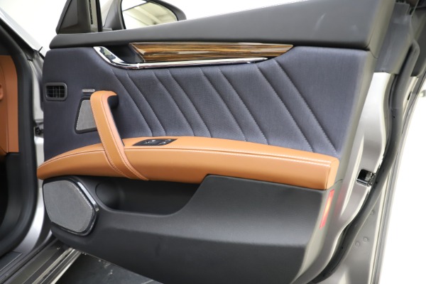 Used 2017 Maserati Quattroporte S Q4 GranLusso for sale Sold at Bentley Greenwich in Greenwich CT 06830 25