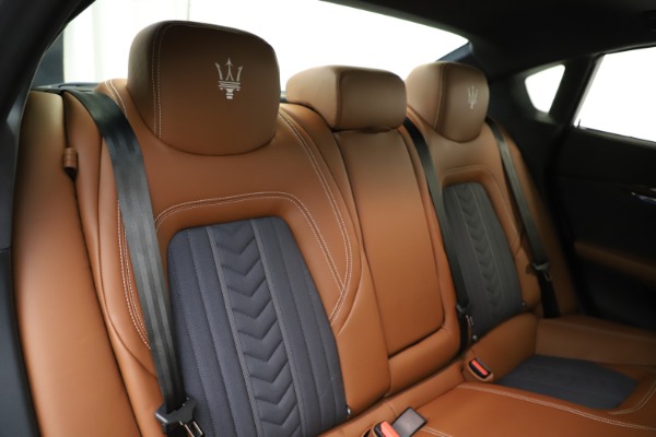 Used 2017 Maserati Quattroporte S Q4 GranLusso for sale Sold at Bentley Greenwich in Greenwich CT 06830 26
