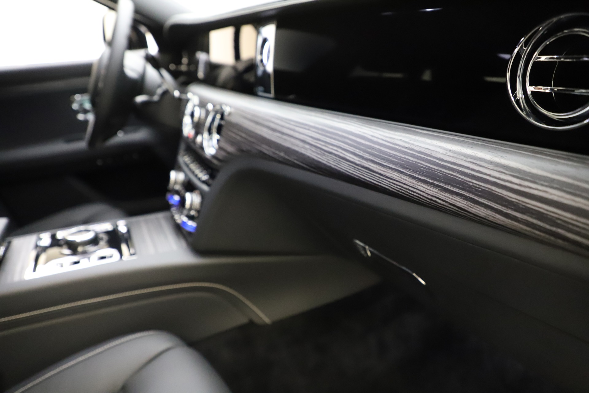 Rolls Royce Ghost 2023 Giá bán mới nhất 092023 Đánh giá xe