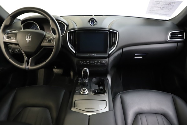 Used 2017 Maserati Ghibli S Q4 for sale $41,900 at Bentley Greenwich in Greenwich CT 06830 16