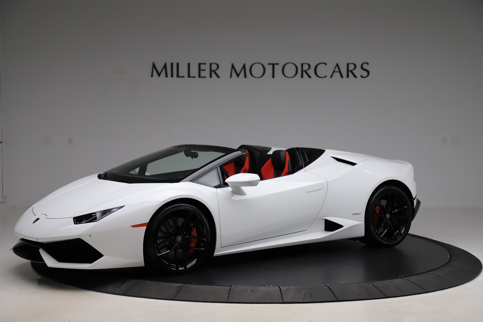 Used 2016 Lamborghini Huracan LP 610-4 Spyder for sale Sold at Bentley Greenwich in Greenwich CT 06830 1