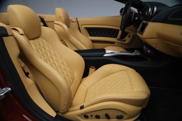 Used 2014 Ferrari California 30 for sale Sold at Bentley Greenwich in Greenwich CT 06830 25