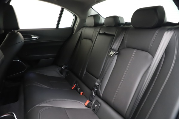 New 2021 Alfa Romeo Giulia Q4 for sale Sold at Bentley Greenwich in Greenwich CT 06830 18