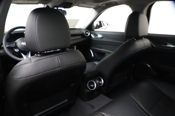 New 2021 Alfa Romeo Giulia Q4 for sale Sold at Bentley Greenwich in Greenwich CT 06830 20