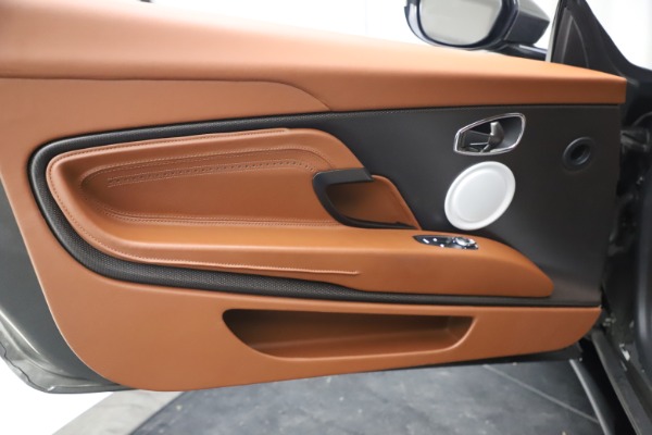 Used 2017 Aston Martin DB11 V12 Coupe for sale $134,900 at Bentley Greenwich in Greenwich CT 06830 17