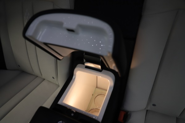 Used 2016 Rolls-Royce Phantom EWB for sale Sold at Bentley Greenwich in Greenwich CT 06830 24
