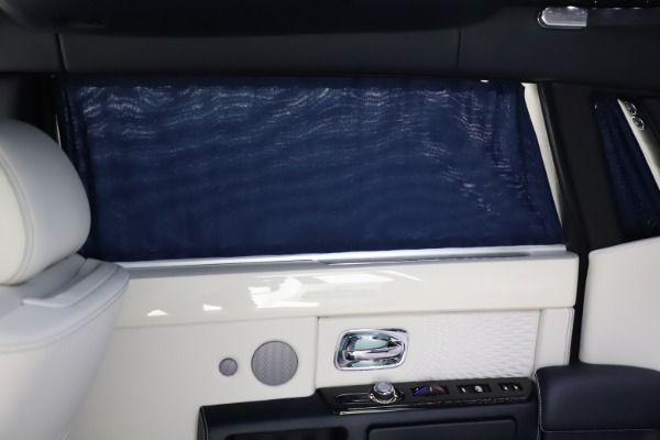 Used 2016 Rolls-Royce Phantom EWB for sale Sold at Bentley Greenwich in Greenwich CT 06830 25