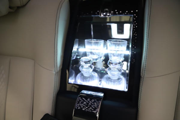 Used 2016 Rolls-Royce Phantom EWB for sale Sold at Bentley Greenwich in Greenwich CT 06830 26
