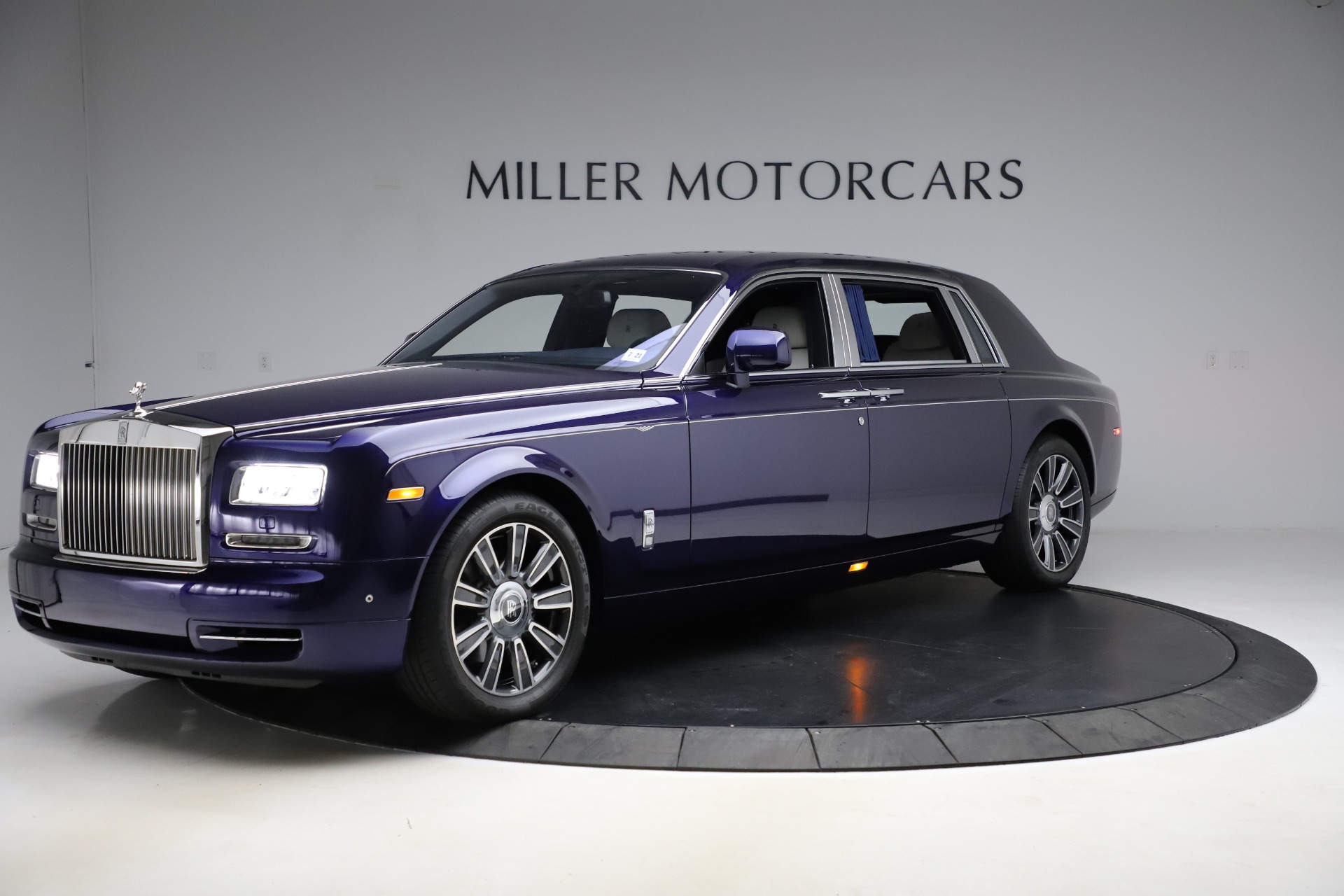 Used 2016 Rolls-Royce Phantom EWB for sale Sold at Bentley Greenwich in Greenwich CT 06830 1