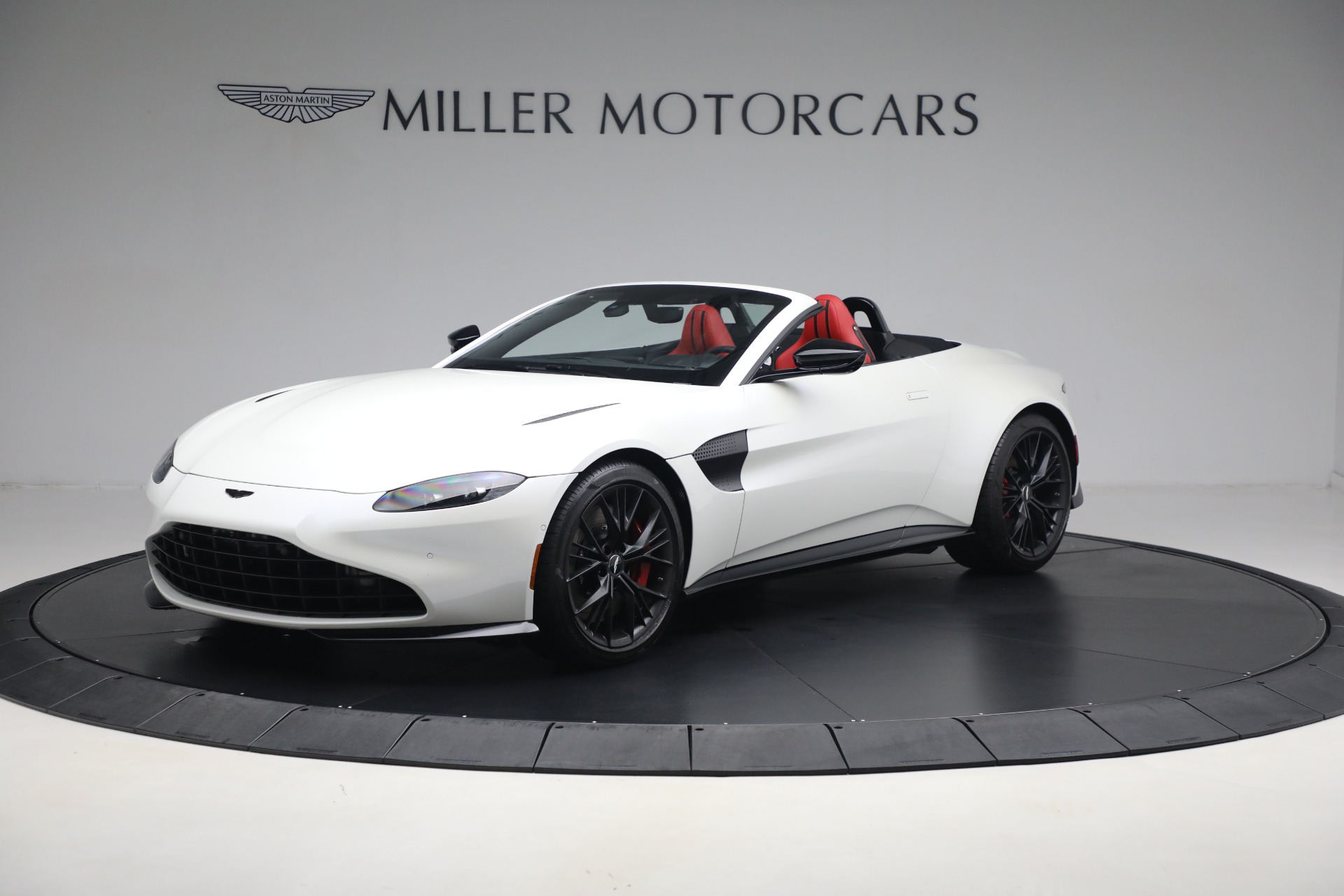 Used 2021 Aston Martin Vantage Roadster for sale Sold at Bentley Greenwich in Greenwich CT 06830 1