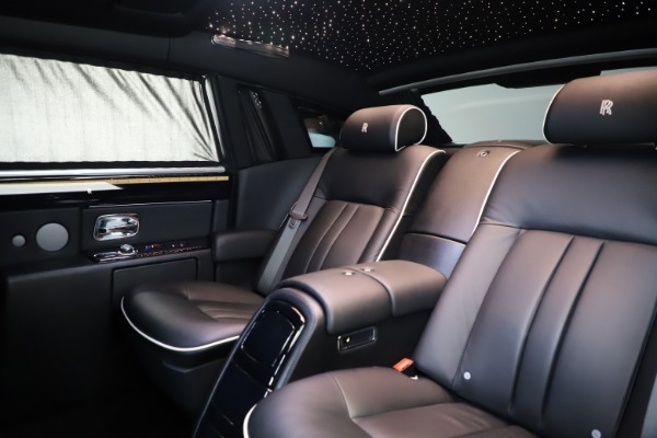 Used 2015 Rolls-Royce Phantom EWB for sale Sold at Bentley Greenwich in Greenwich CT 06830 14