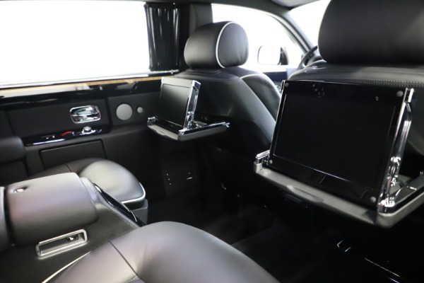 Used 2015 Rolls-Royce Phantom EWB for sale Sold at Bentley Greenwich in Greenwich CT 06830 17