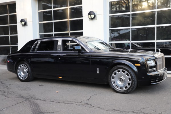 Used 2015 Rolls-Royce Phantom EWB for sale Sold at Bentley Greenwich in Greenwich CT 06830 3