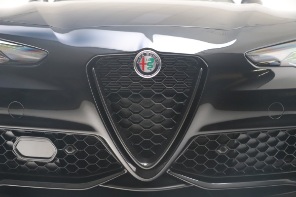 New 2021 Alfa Romeo Giulia Ti Sport Q4 for sale Sold at Bentley Greenwich in Greenwich CT 06830 13