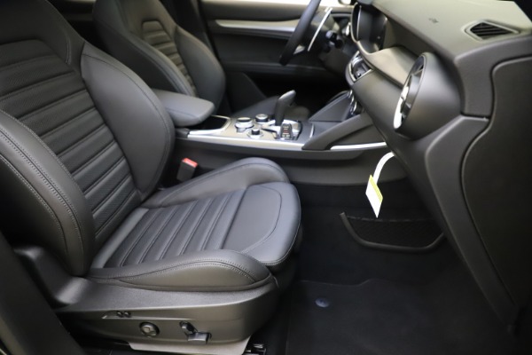 New 2021 Alfa Romeo Stelvio Ti Sport Q4 for sale Sold at Bentley Greenwich in Greenwich CT 06830 24