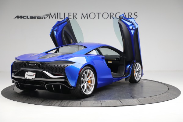 New 2023 McLaren Artura for sale $277,250 at Bentley Greenwich in Greenwich CT 06830 17