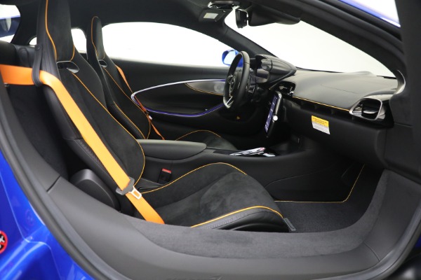 New 2023 McLaren Artura for sale $277,250 at Bentley Greenwich in Greenwich CT 06830 24