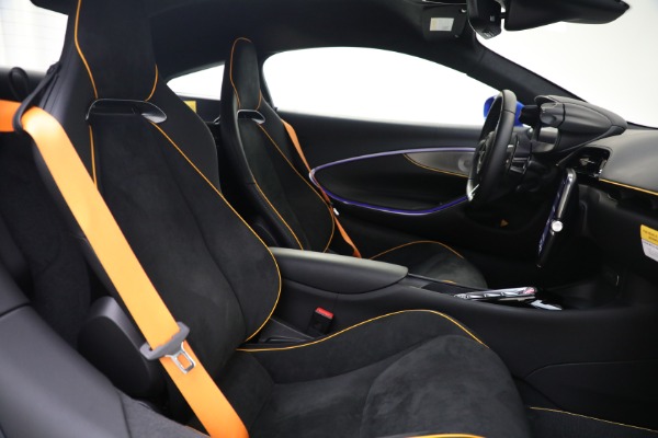 New 2023 McLaren Artura for sale $277,250 at Bentley Greenwich in Greenwich CT 06830 25