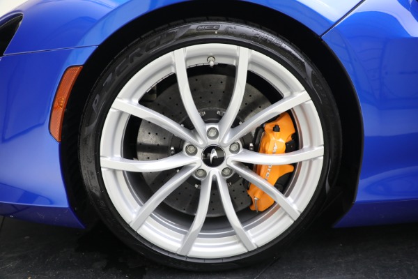 New 2023 McLaren Artura for sale $277,250 at Bentley Greenwich in Greenwich CT 06830 27