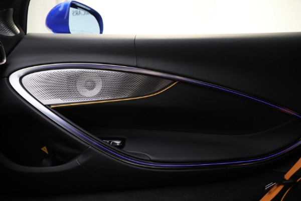 New 2023 McLaren Artura for sale $277,250 at Bentley Greenwich in Greenwich CT 06830 28