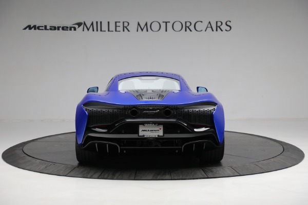 New 2023 McLaren Artura for sale $277,250 at Bentley Greenwich in Greenwich CT 06830 5