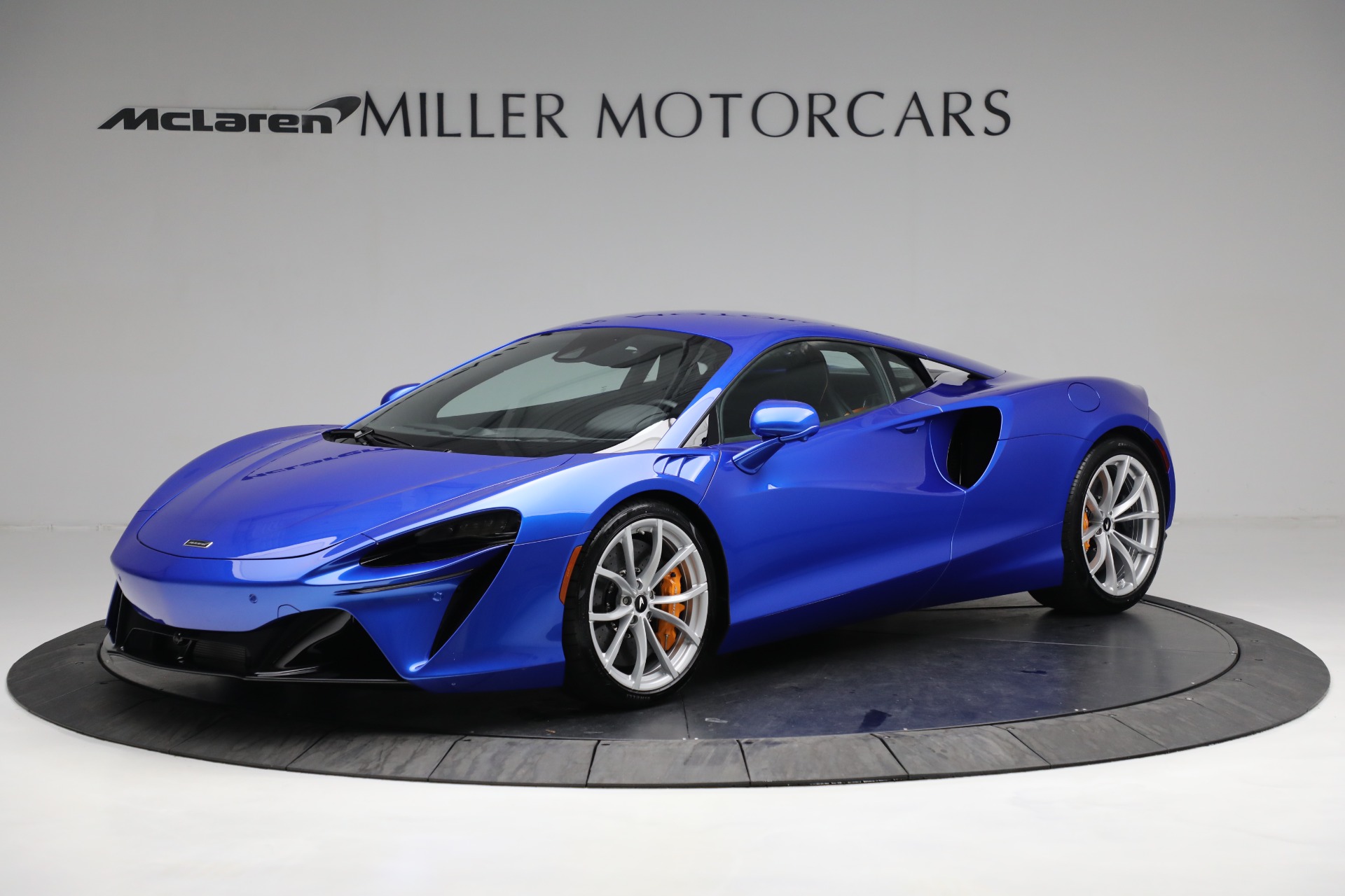 New 2023 McLaren Artura for sale $277,250 at Bentley Greenwich in Greenwich CT 06830 1