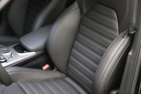 New 2021 Alfa Romeo Giulia Ti Sport Q4 for sale Sold at Bentley Greenwich in Greenwich CT 06830 15