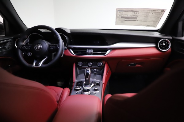 New 2021 Alfa Romeo Stelvio Ti Sport Q4 for sale Sold at Bentley Greenwich in Greenwich CT 06830 16