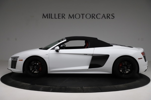 Used 2018 Audi R8 Spyder for sale Sold at Bentley Greenwich in Greenwich CT 06830 16