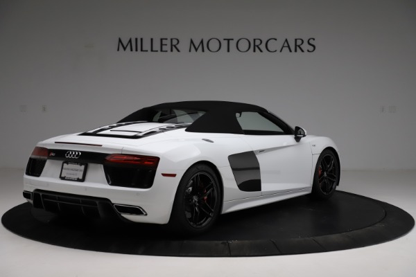 Used 2018 Audi R8 Spyder for sale Sold at Bentley Greenwich in Greenwich CT 06830 17