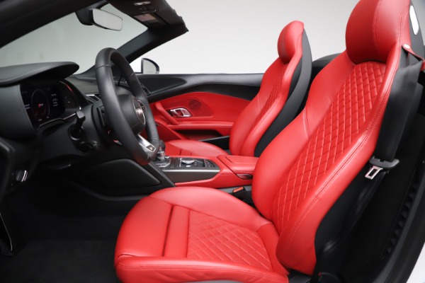 Used 2018 Audi R8 Spyder for sale Sold at Bentley Greenwich in Greenwich CT 06830 20