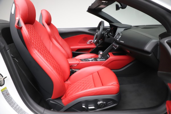 Used 2018 Audi R8 Spyder for sale Sold at Bentley Greenwich in Greenwich CT 06830 22