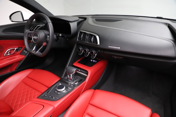 Used 2018 Audi R8 Spyder for sale Sold at Bentley Greenwich in Greenwich CT 06830 25