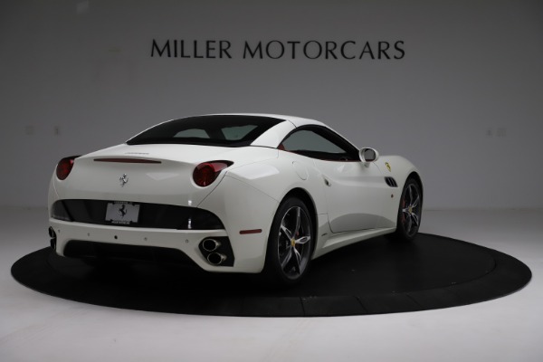 Used 2014 Ferrari California 30 for sale Sold at Bentley Greenwich in Greenwich CT 06830 17