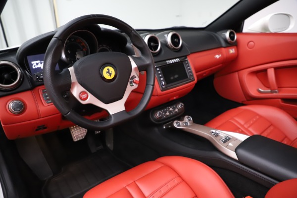 Used 2014 Ferrari California 30 for sale Sold at Bentley Greenwich in Greenwich CT 06830 20