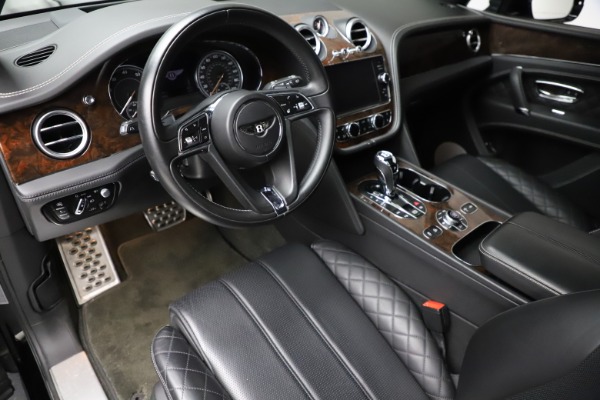 Used 2018 Bentley Bentayga W12 Signature for sale Sold at Bentley Greenwich in Greenwich CT 06830 18
