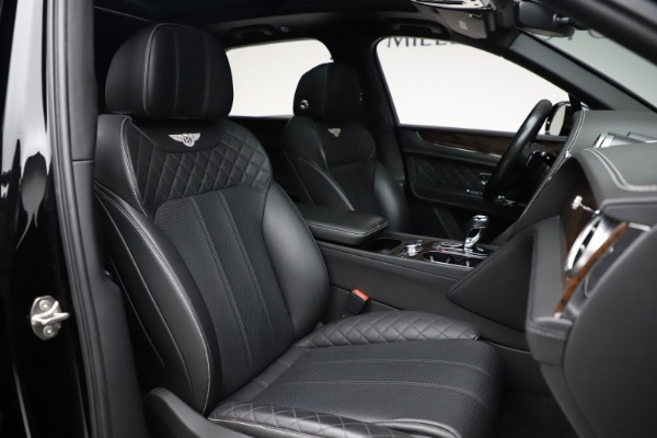 Used 2018 Bentley Bentayga W12 Signature for sale Sold at Bentley Greenwich in Greenwich CT 06830 28