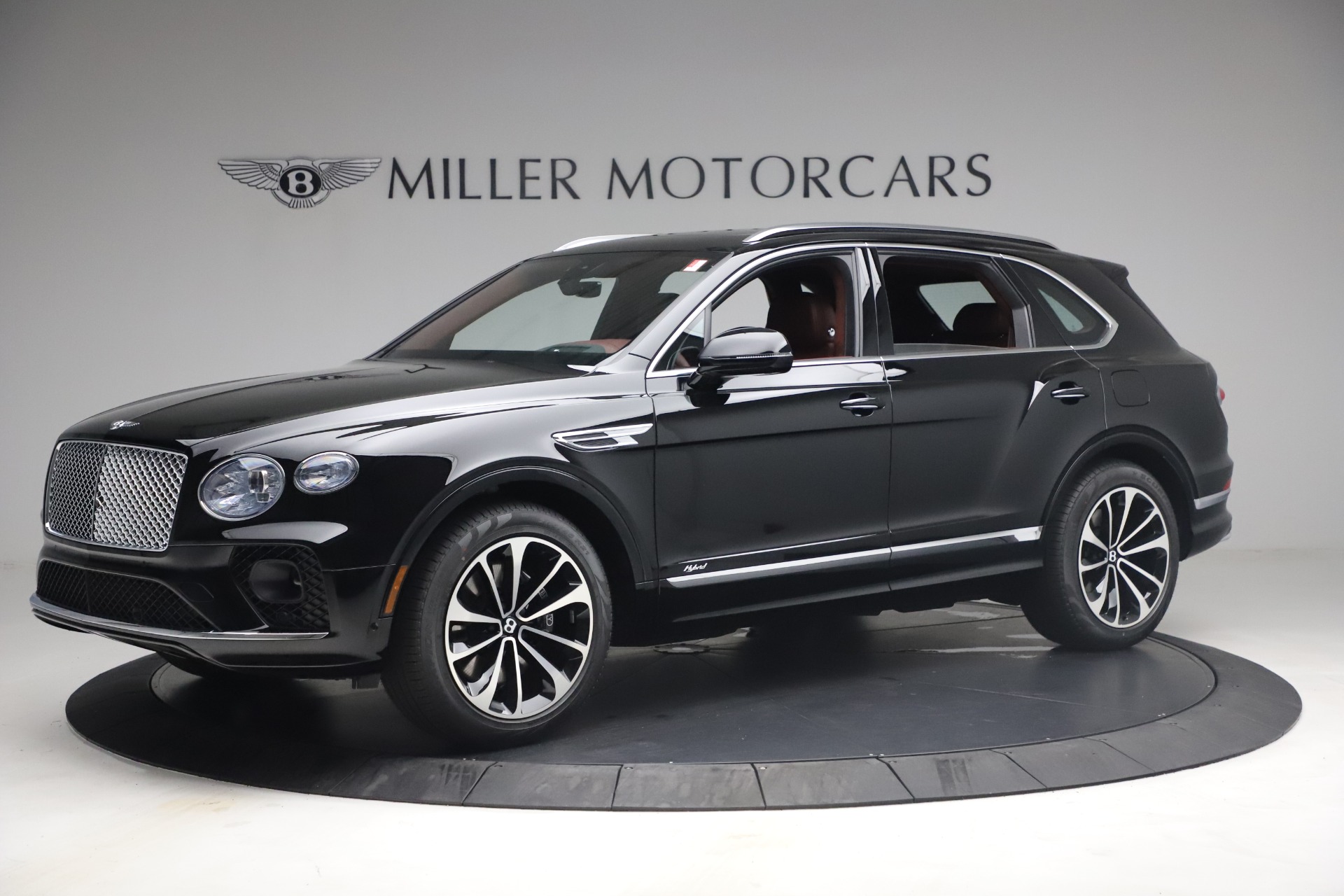 New 2021 Bentley Bentayga Hybrid for sale Sold at Bentley Greenwich in Greenwich CT 06830 1