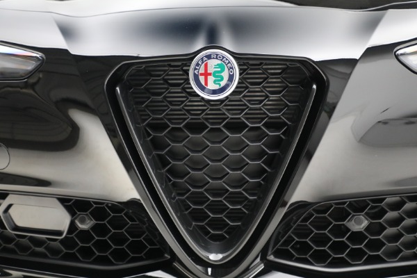 New 2021 Alfa Romeo Giulia Q4 for sale Sold at Bentley Greenwich in Greenwich CT 06830 13