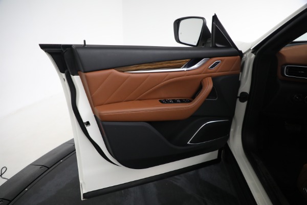 Used 2021 Maserati Levante Q4 GranLusso for sale Sold at Bentley Greenwich in Greenwich CT 06830 18