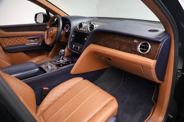 Used 2018 Bentley Bentayga W12 Signature for sale $109,900 at Bentley Greenwich in Greenwich CT 06830 24