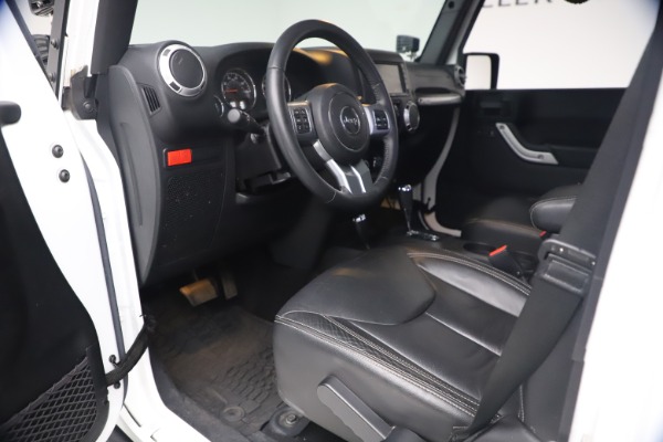 Used 2015 Jeep Wrangler Unlimited Rubicon Hard Rock for sale Sold at Bentley Greenwich in Greenwich CT 06830 14