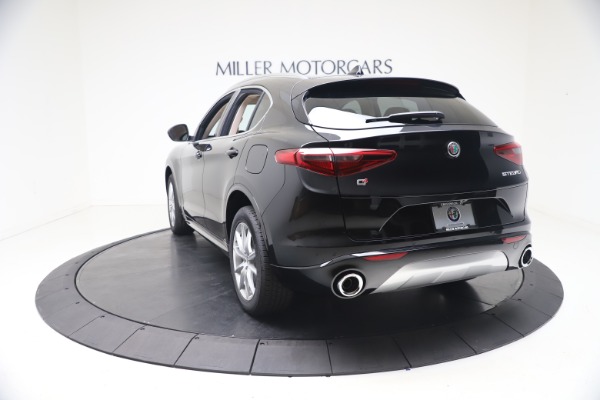 New 2021 Alfa Romeo Stelvio Ti Lusso Q4 for sale Sold at Bentley Greenwich in Greenwich CT 06830 5