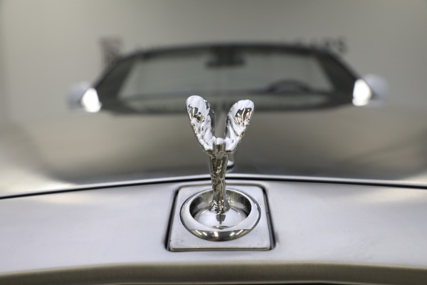 Used 2017 Rolls-Royce Phantom Drophead Coupe for sale Sold at Bentley Greenwich in Greenwich CT 06830 25