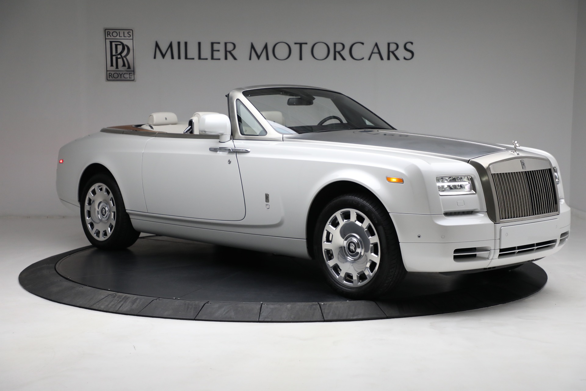 RollsRoyce Phantom Drophead Coupe the Apex of Luxury