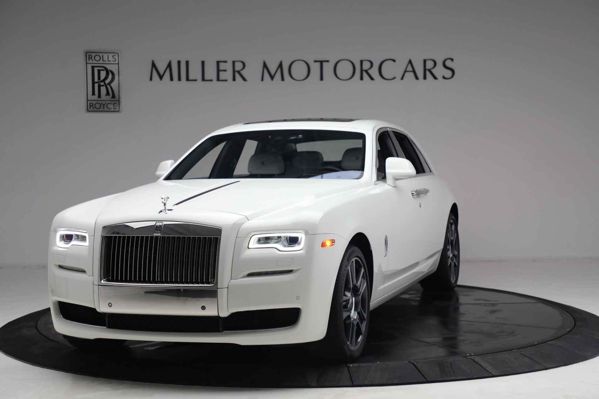 Used 2017 Rolls-Royce Ghost for sale Sold at Bentley Greenwich in Greenwich CT 06830 1